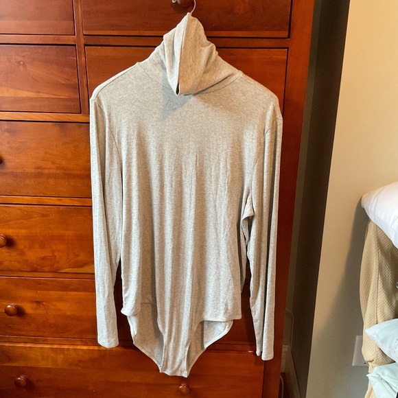 Universal Standard Foundation Turtleneck Bodysuit, Size L 22-24 Like New - Picture 1 of 4